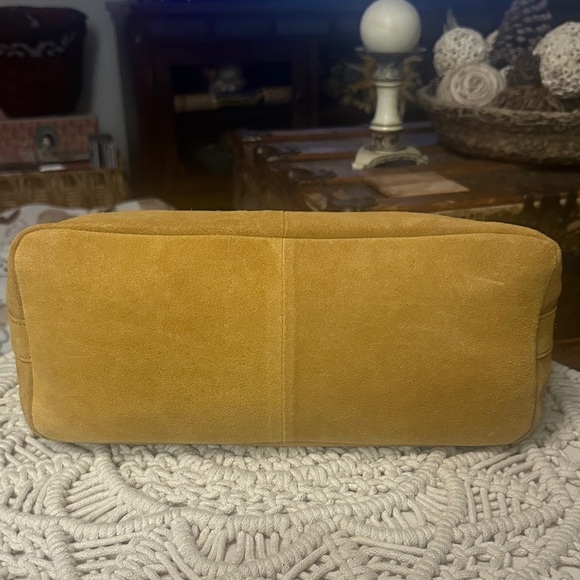 NWT- Margot New York Suede Leather Tan Shoulder Hobo Bag. New With Tags. - Picture 7 of 14